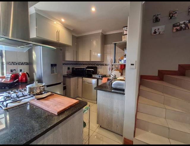 3 BEDROOM TOWNHOUSE FOR SALE IN AQUAPARK